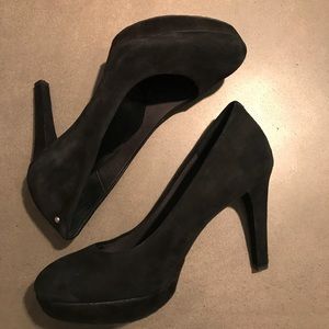 SZ 8.5 Rockport black suede pumps